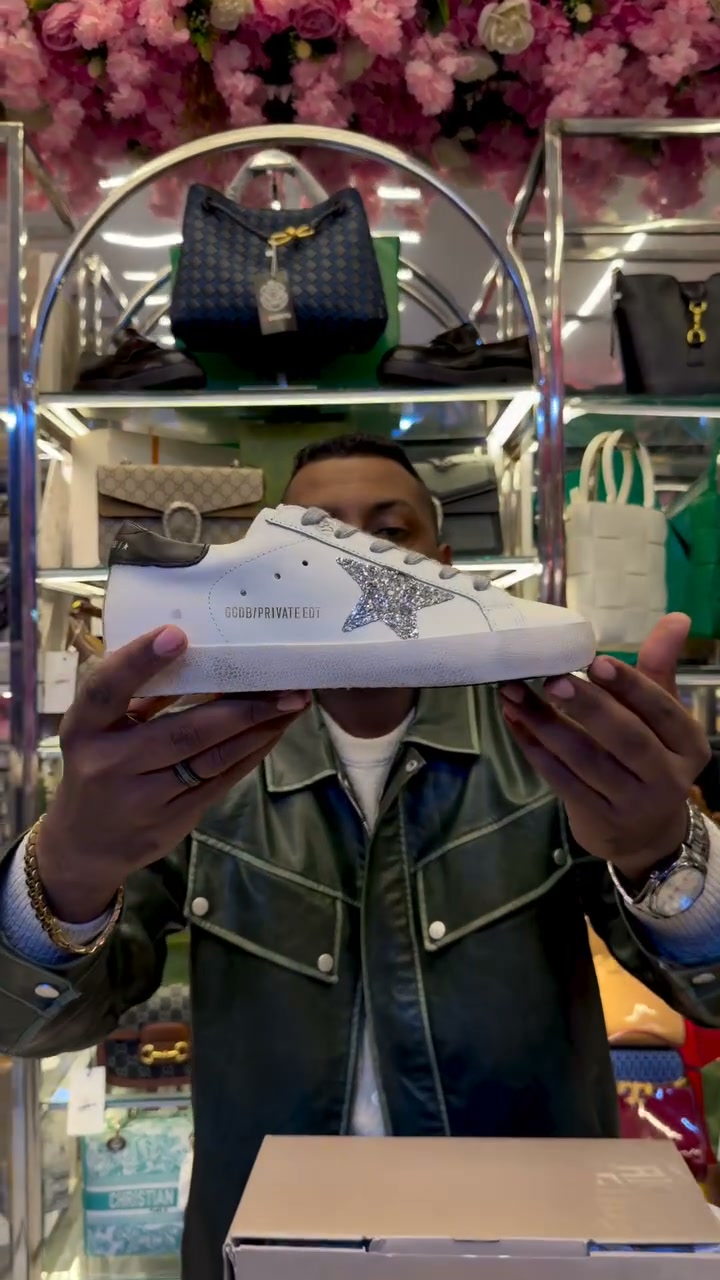 GOLDEN GOOSE: Destaque-se! | Até 50% de desconto