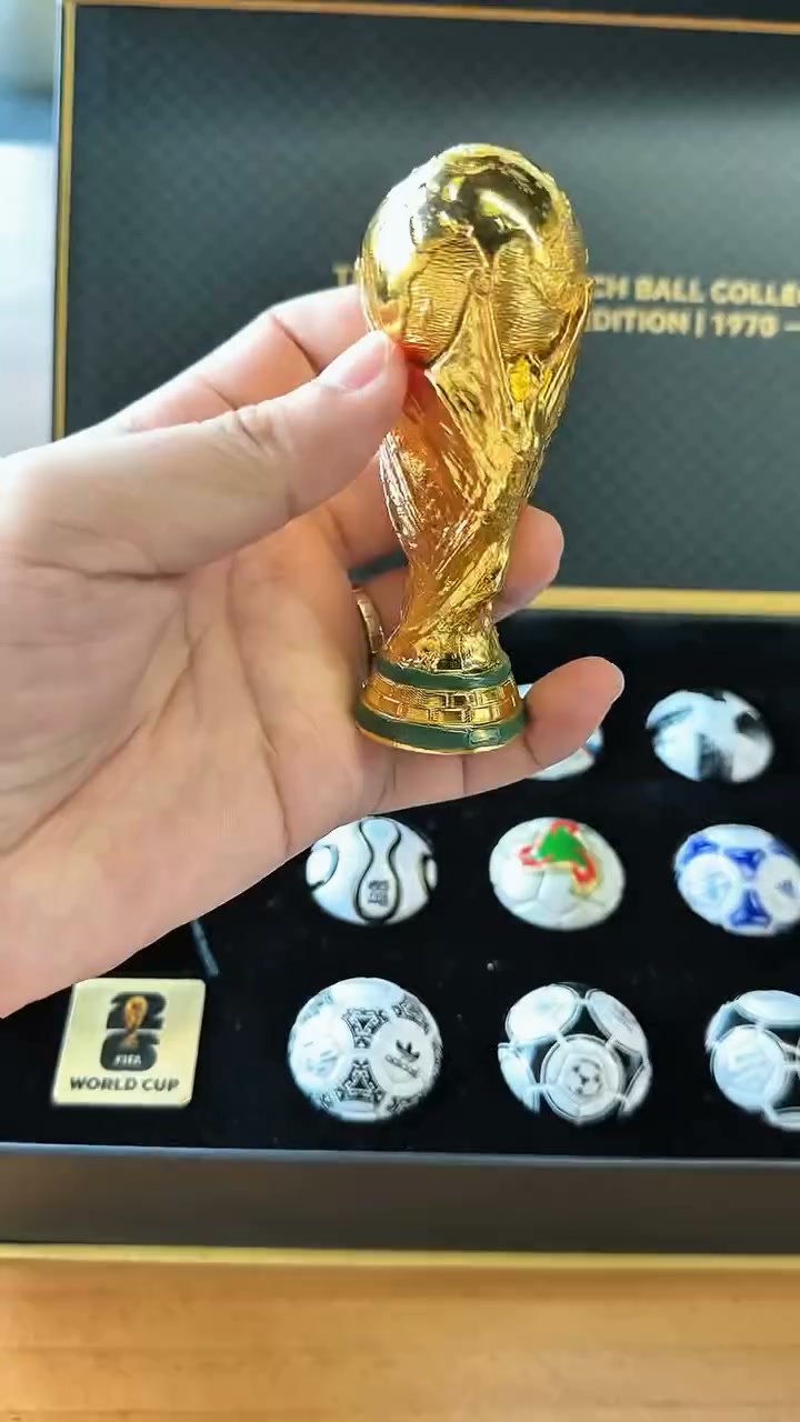 Anúncio de Trophy & Pigskin Nation