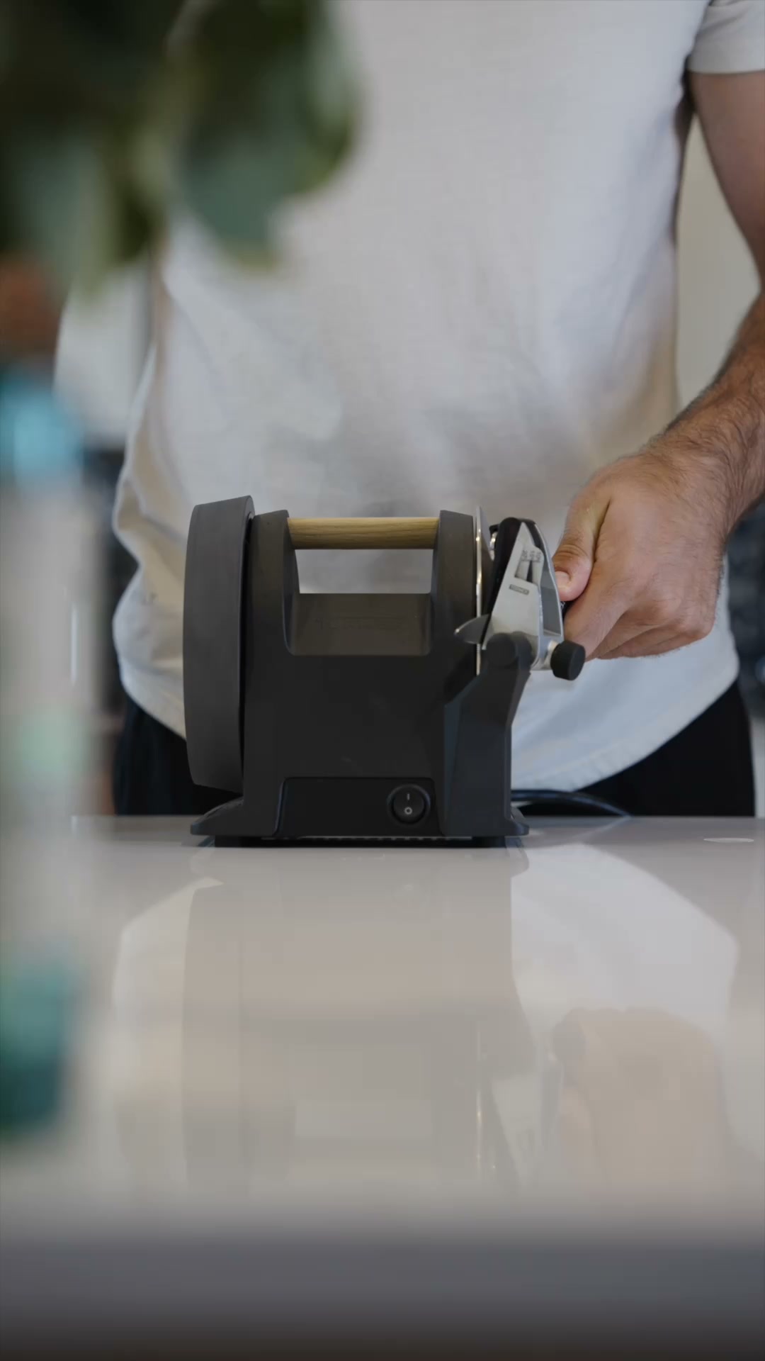 The First Real Knife Sharpener for the Home Chef