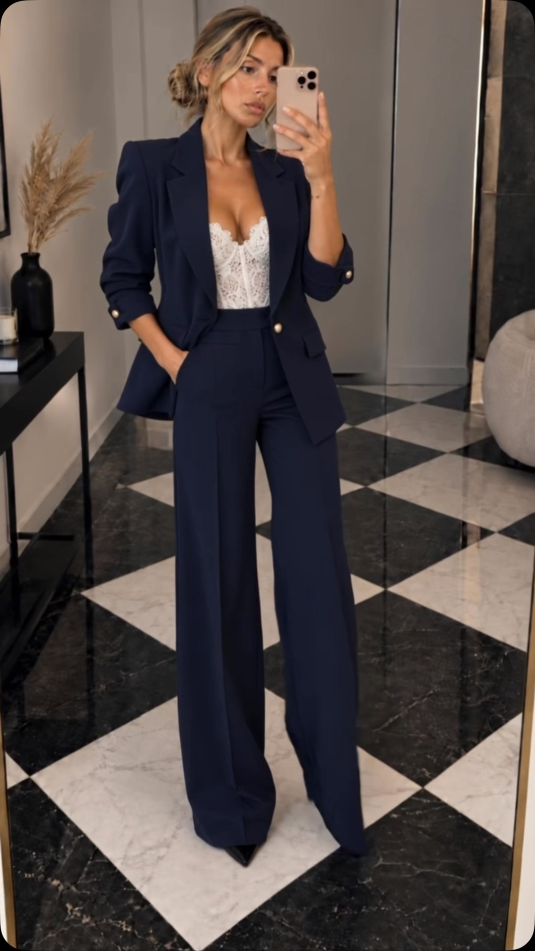 Anúncio de Joy Milano