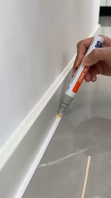 MAKE OLD, MOLDY GROUT LOOK CLEAN AGAIN!