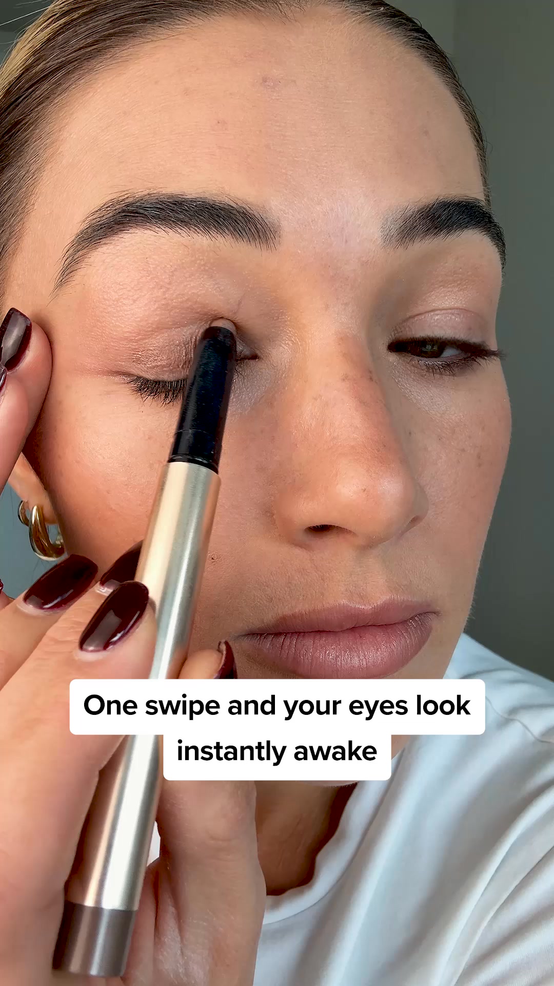 The easiest way to wake up your eyes