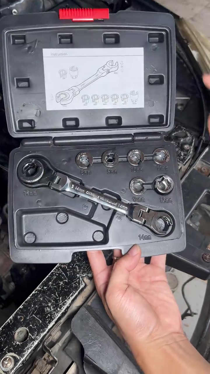 49% OFF ! 7-in-1 Ratcheting Flare Nut Wrench Set for Tight Space