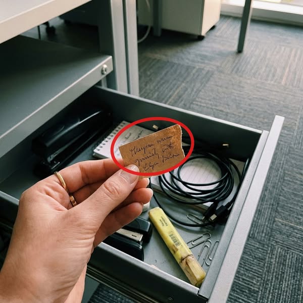 The note in the drawer