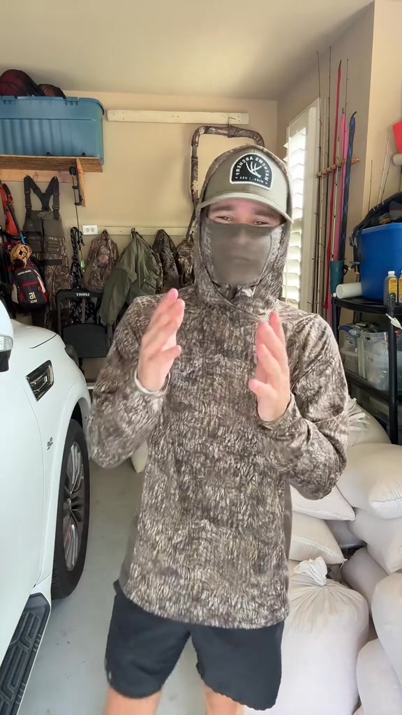 UPF 50+ Men’s Hunting Shirts with Mask Long Sleeve Camo Fishing Hoodie