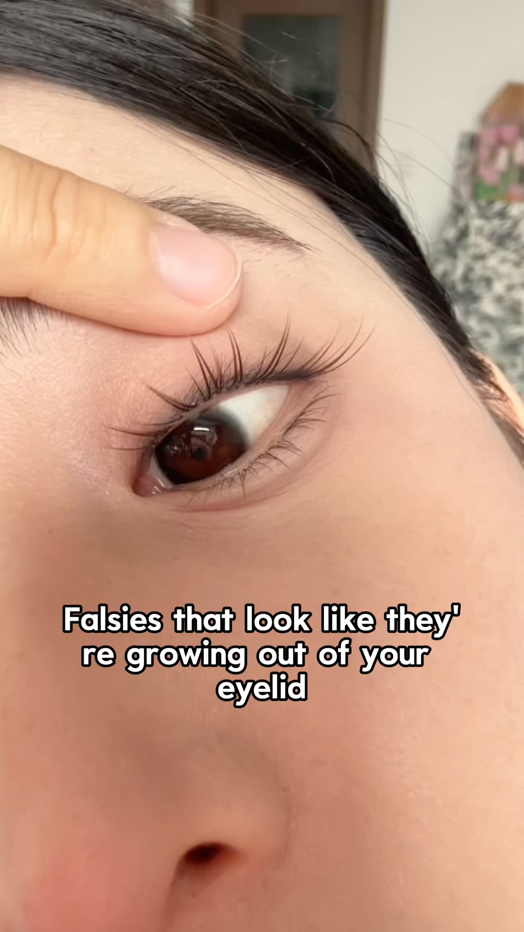 Glue-Free Lashes​!
