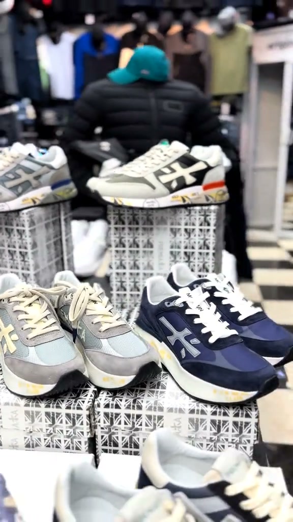 Premiata: Comfort e Stile a 135–148€