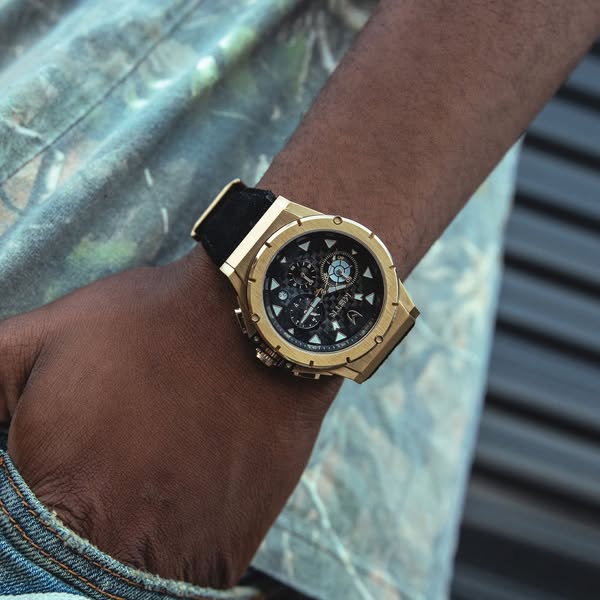 Anúncio de MSTR Watches Europe