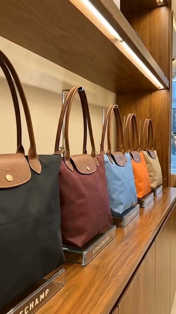 LIQUIDACIÓN DE BOLSOS EN VELORA