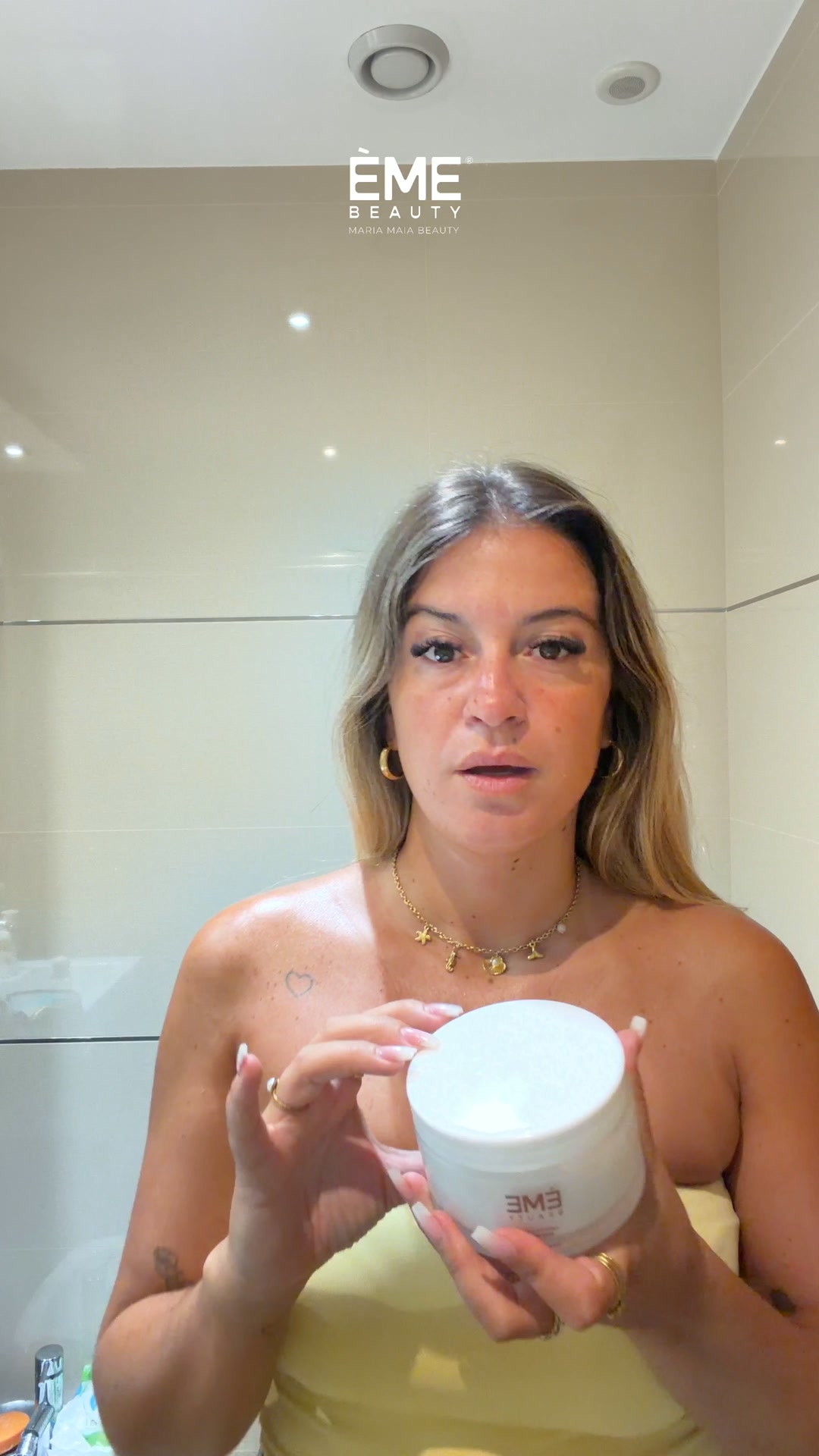 Anúncio de ÈME by Maria Maia Beauty