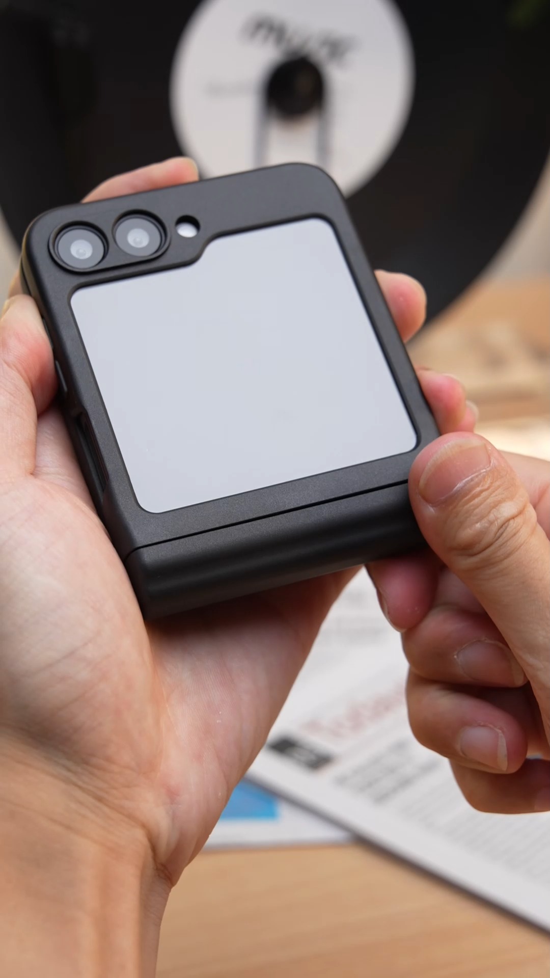 Anúncio de Z Flip Case