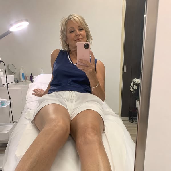 65-Year Old Ladys With Hairy Legs Read This!