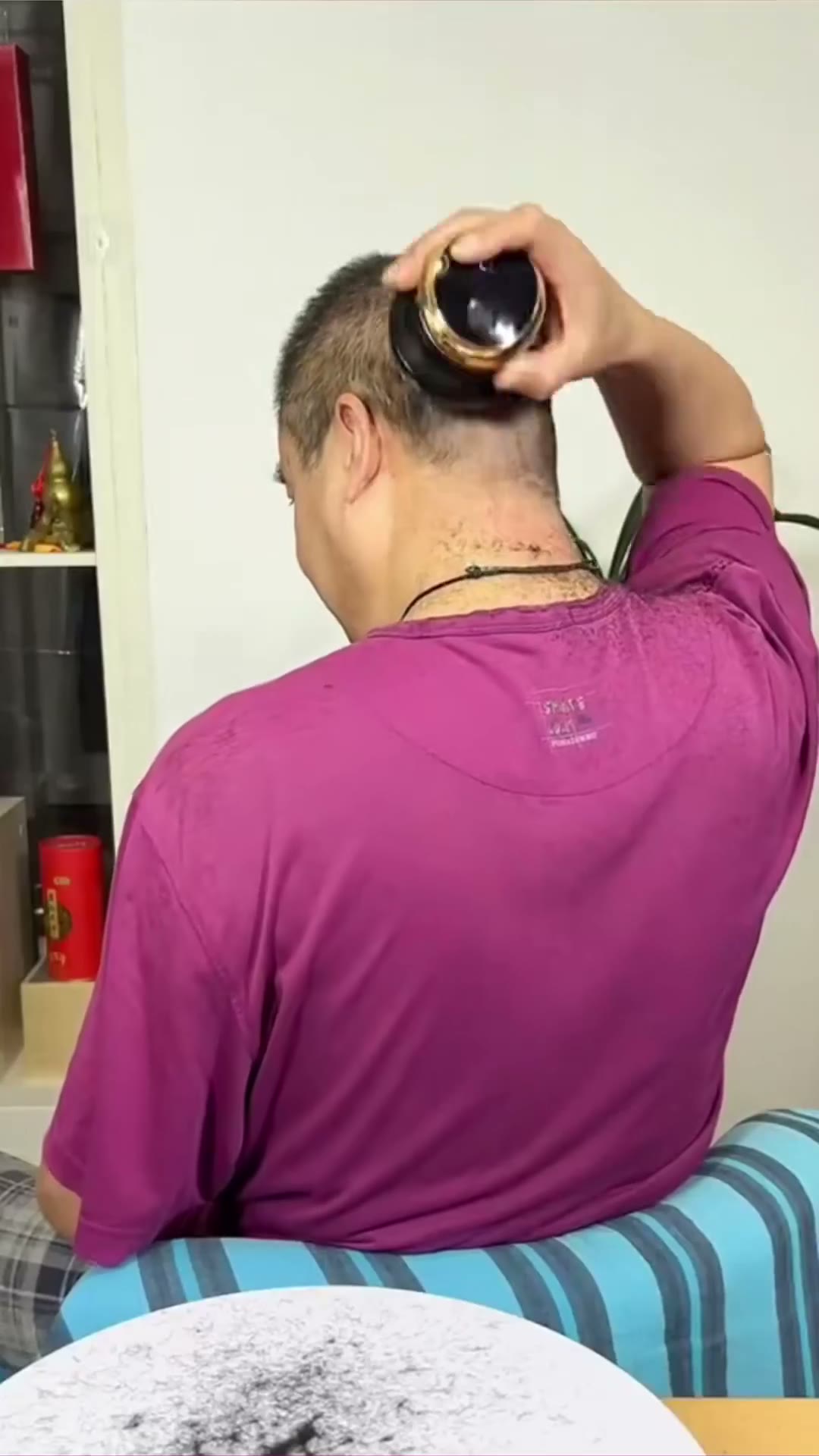 CABEÇA, BARBA E CORPO COM UM SÓ APARELHO — SÓ HOJE -70%