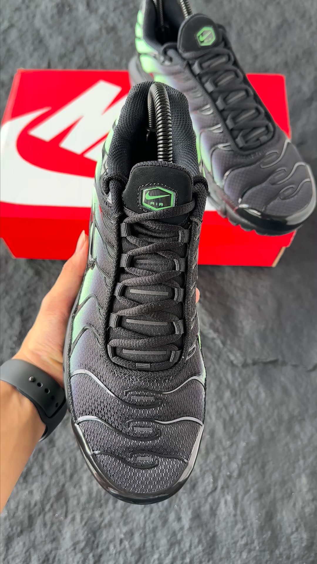 Nike Air Max Plus Black Illusion Green