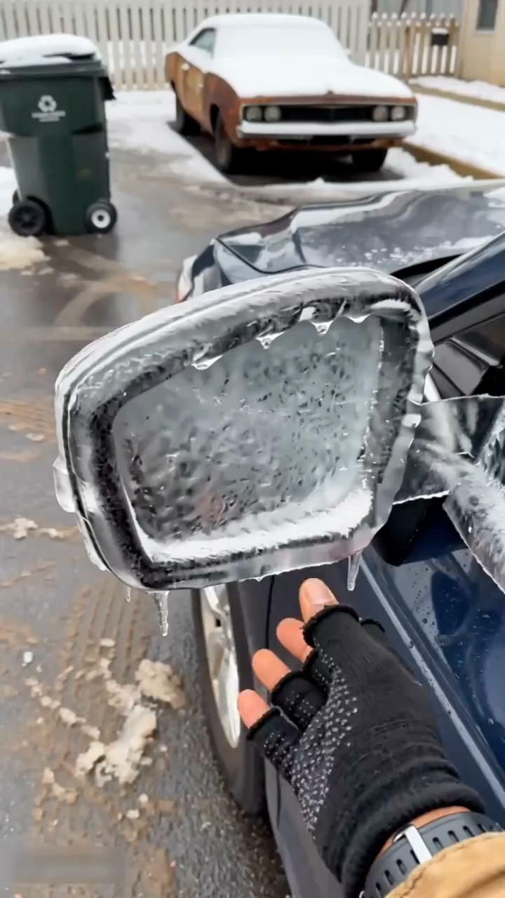 All-Season Magnetic Windshield Cover – Sun, Snow & Frost Protection for Cars, SUVs & Trucks