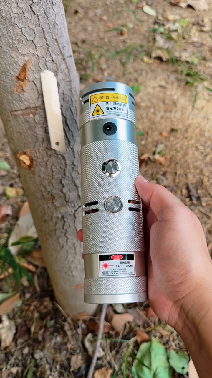 The 120W laser igniter cutting blade: where rugged utility meets futuristic function.