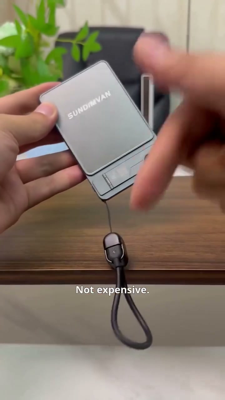 Professional Magnetic Charger for Travelers & Professionals | 22.5W Wired & 15W Wireless | 10,000 mAh | Fast Delivery