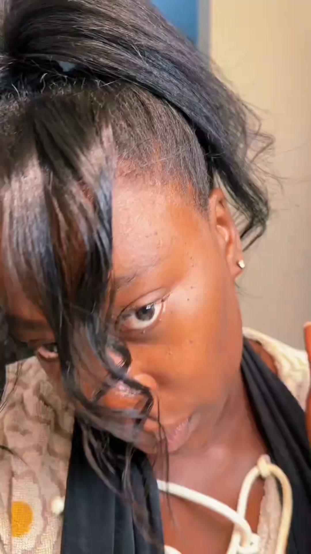 Cover your roots in 10 seconds