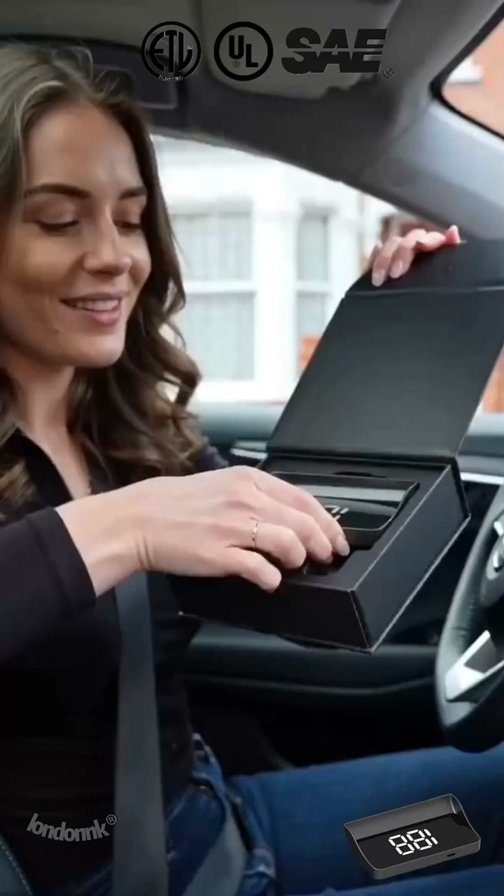 Head-Up Display Car GPS Digital Speedometer – Traffic Light Countdown & Red Light Camera Alert HUD, Universal Driver Safety Warning Device