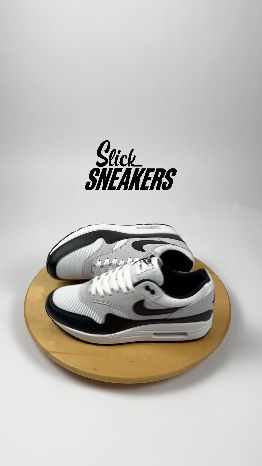 Nike Air Max 1 Essential White Platinum Black · €199