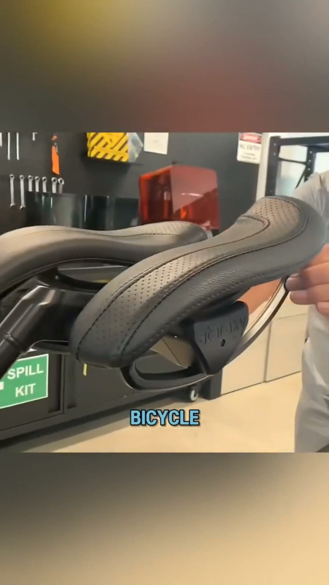 Virtual Axis Dynamic Split Bicycle Saddle