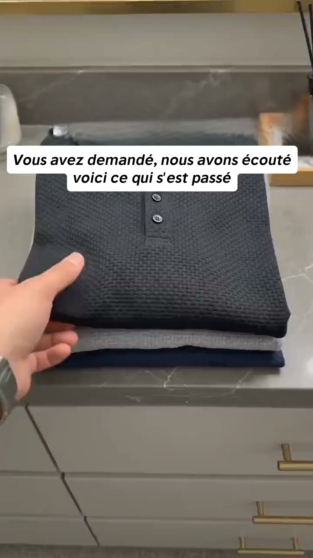 Le polo qui cache le ventre