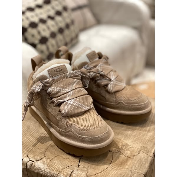UGG Lowmel tennarit, Sand