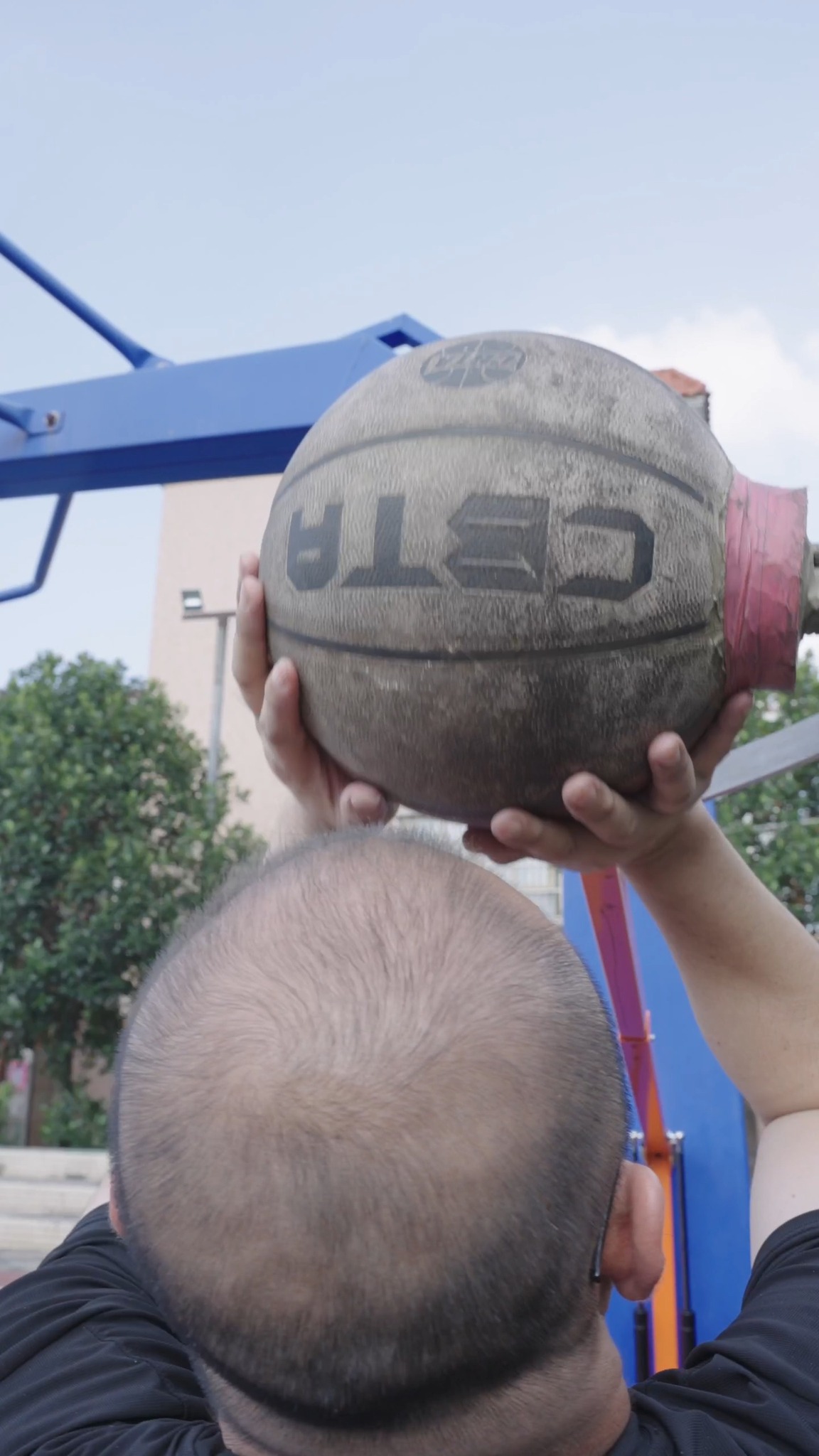 Anúncio de HoopLab Basketball Training Machine