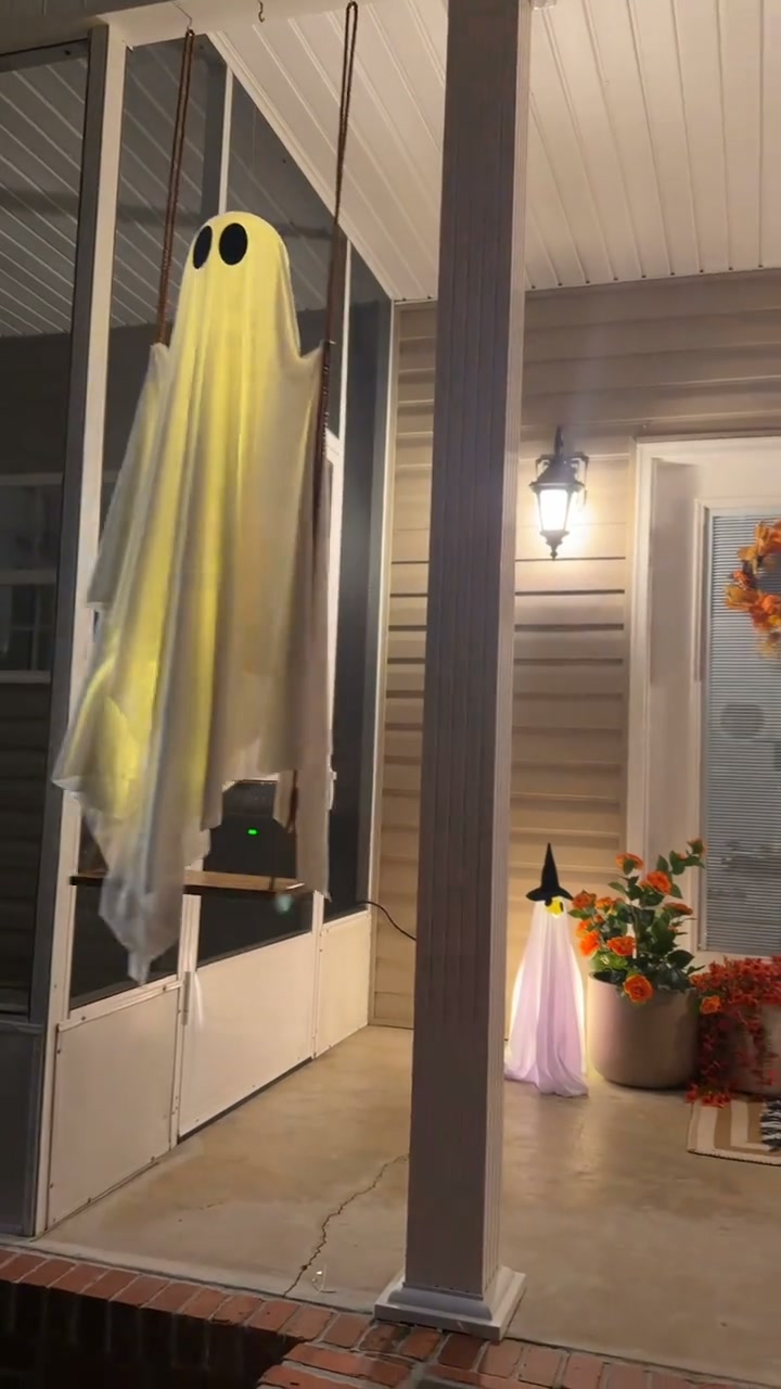 Turn Your Yard Into A Halloween Showstopper