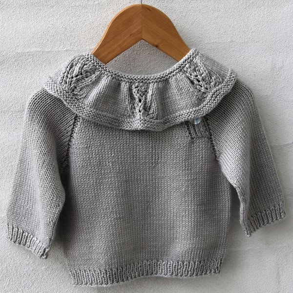 Free Blouse - Classic Pattern - Download Now!