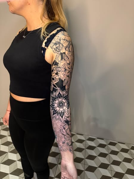 Tattoo Consultation + €200 discount on a whole day session !