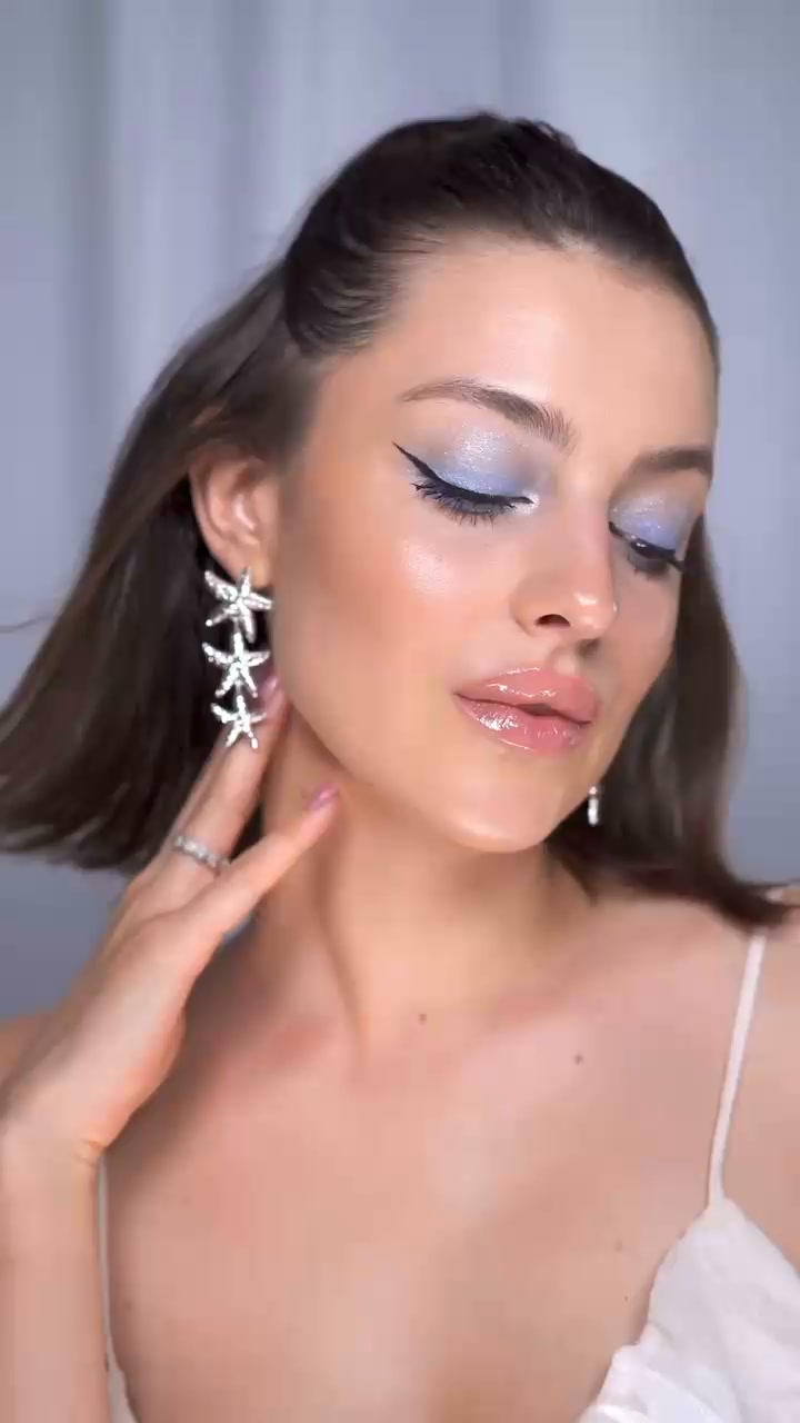 Stwórz swój Aquamarine eye make up
