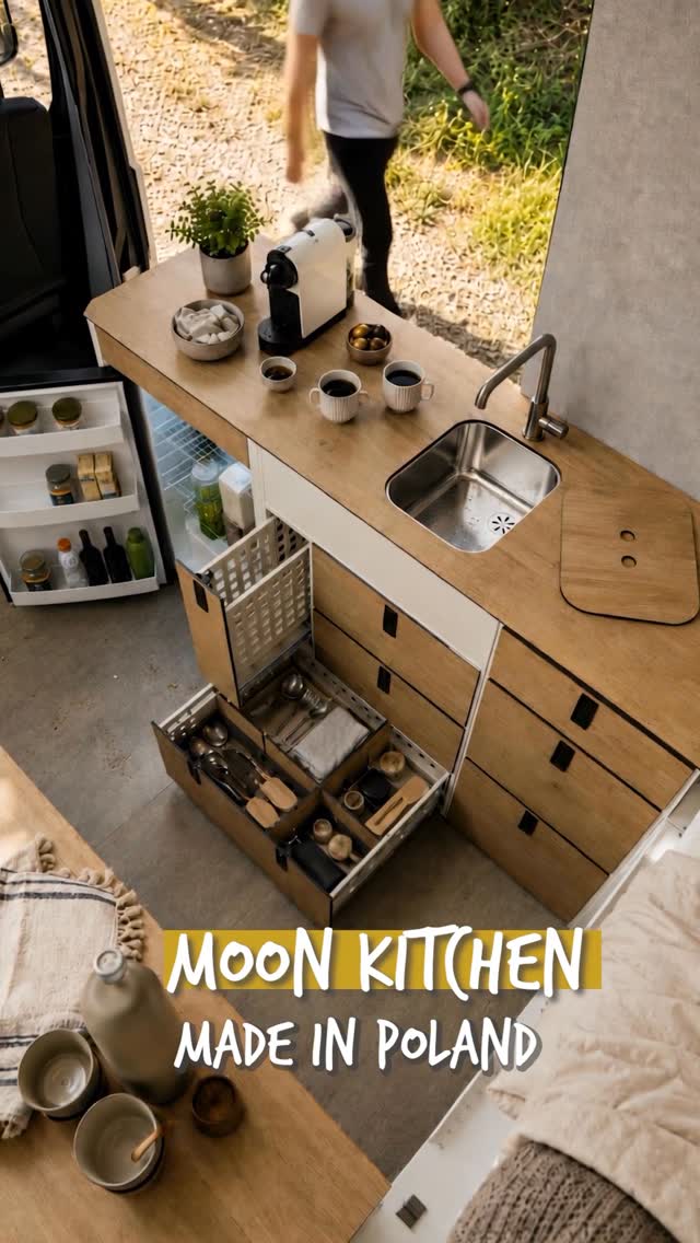 Anúncio de Van Der Moon