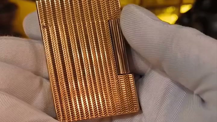 Eleganza senza tempo, firmata S.T. Dupont