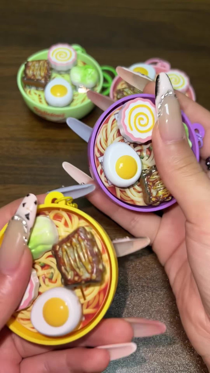 Porte-clés Jouet Fidget Mignon en Forme de Bol de Ramen News page