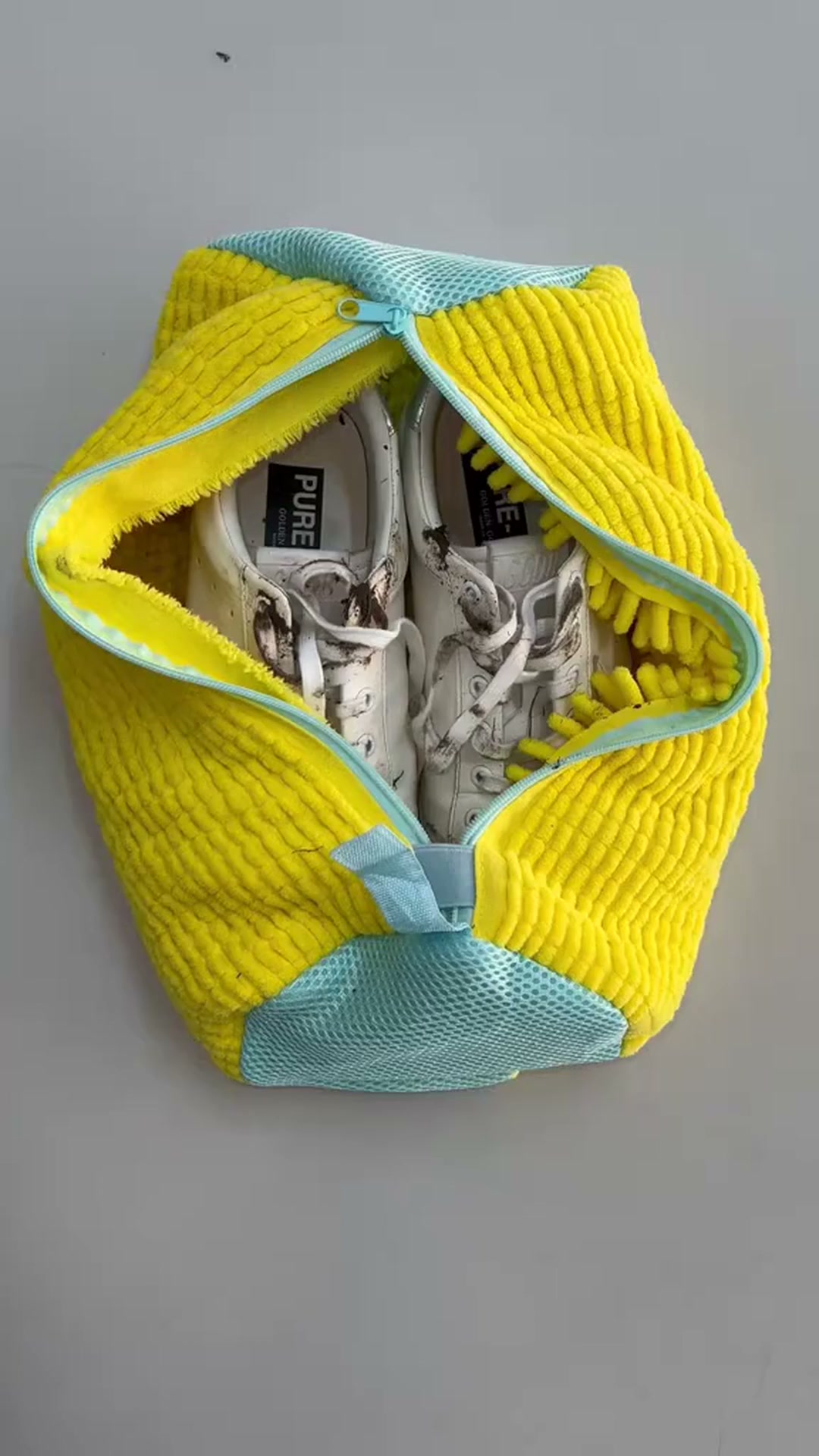 This Is How You Should Wash Your Shoes