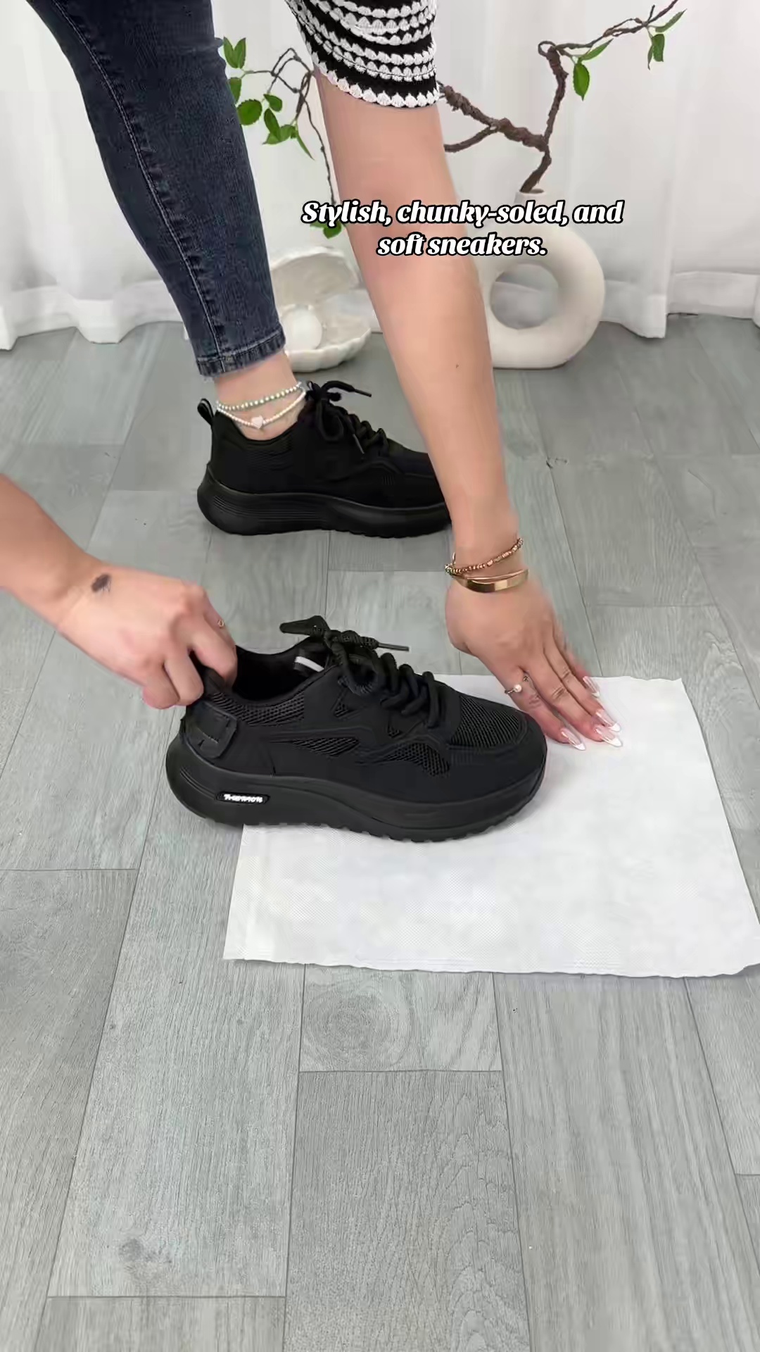 Women's Lightweight Breathable Sports Shoes