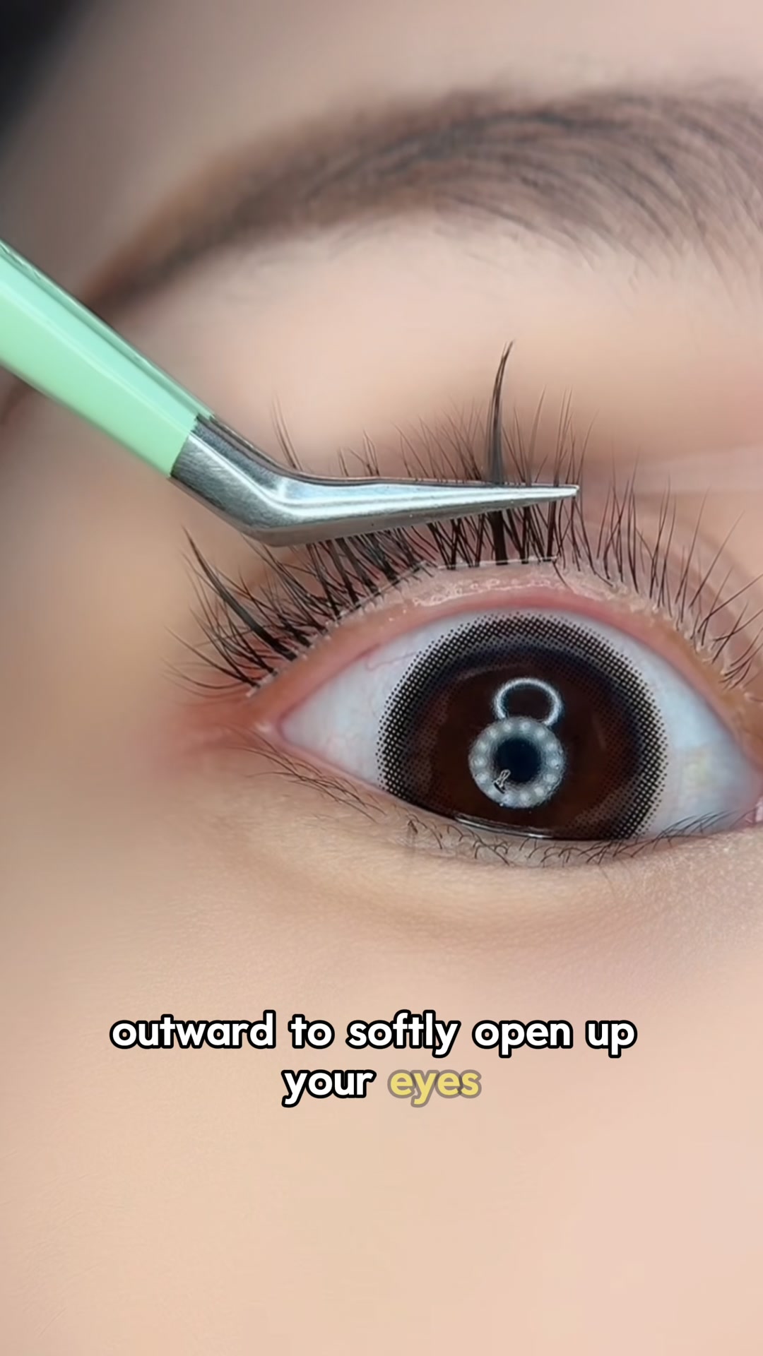 You ditched the lash glue this summer.
