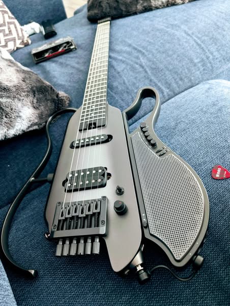 HUSH X Live Guitar