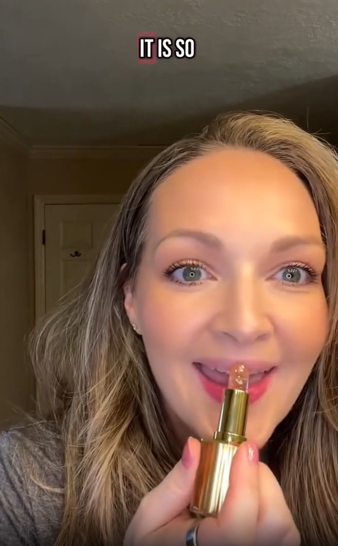 Transferproof Color-Changing LipstickCrystalClear Color Alchemy Auto-Tints on Contact!