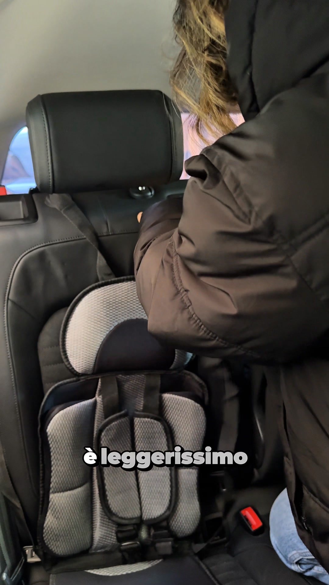 Il seggiolino che sta nella borsa