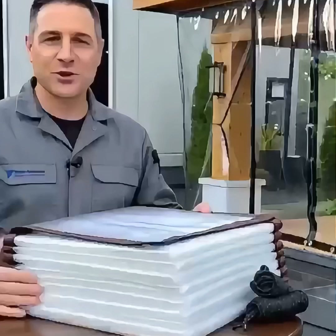 Bâche transparente imperméable ultra-résistante anti-UV et indéchirable