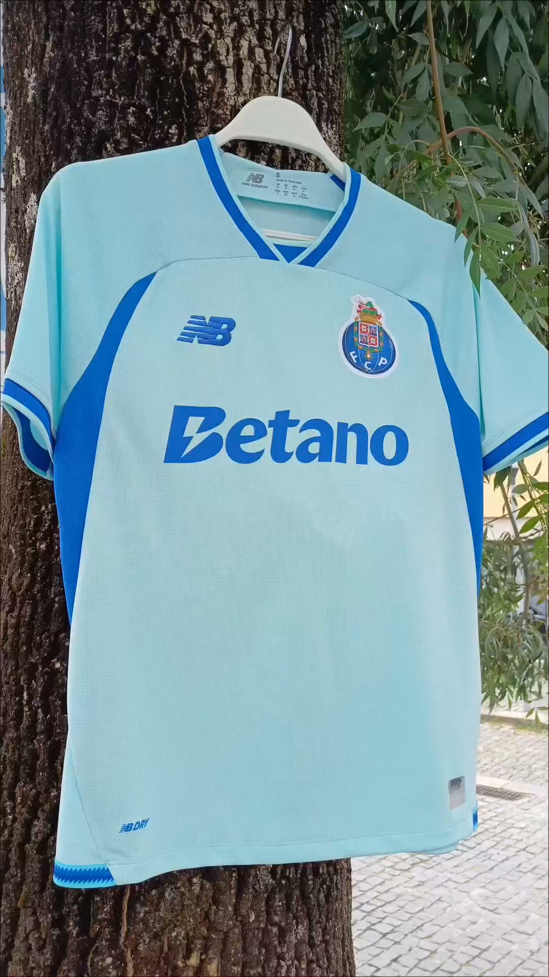 Não é só uma camisola