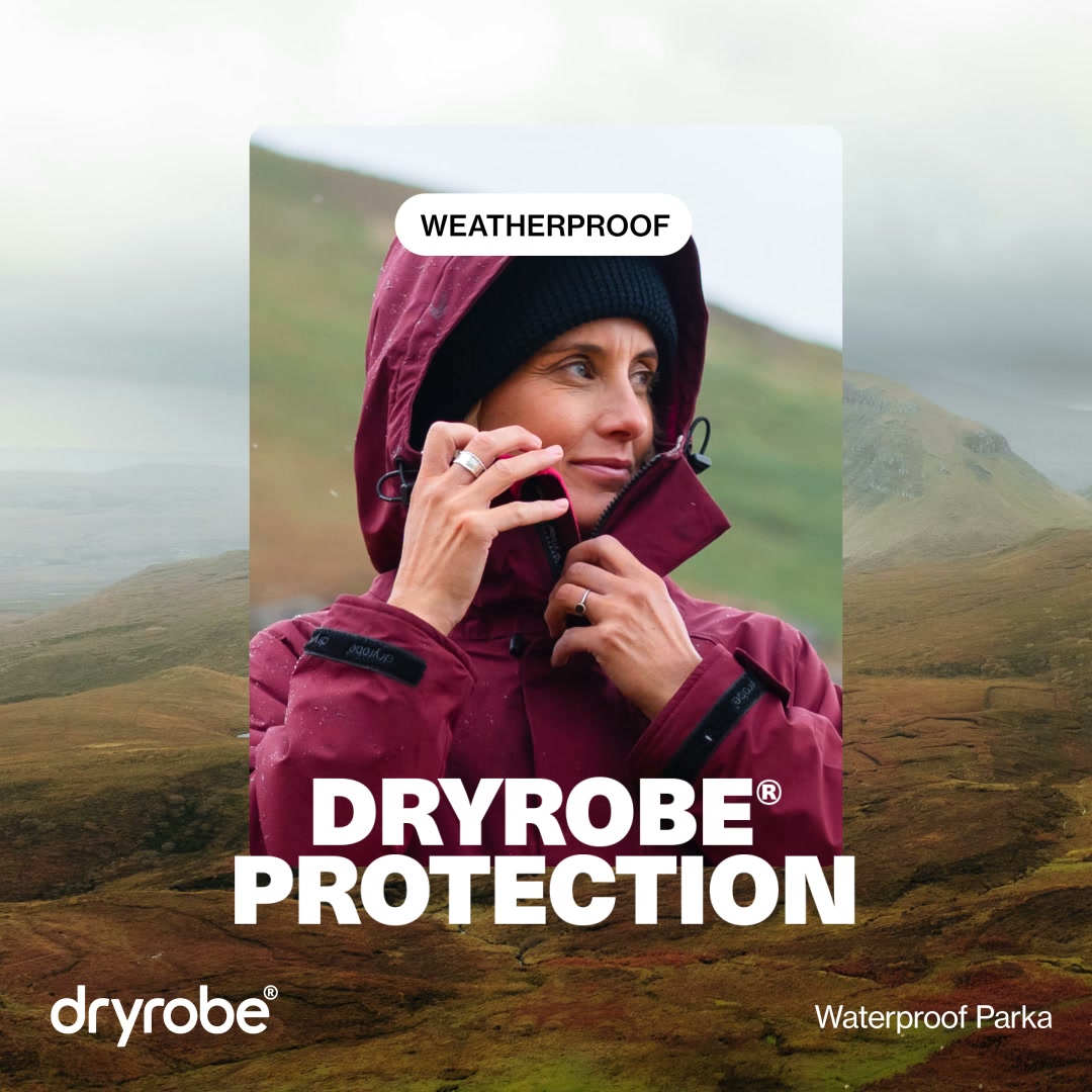Dryrobe® weather protection. In a Parka.