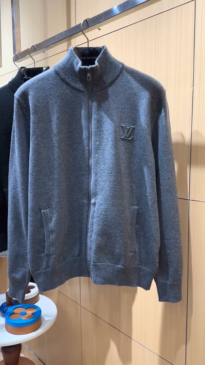 Anúncio de SuitCrest