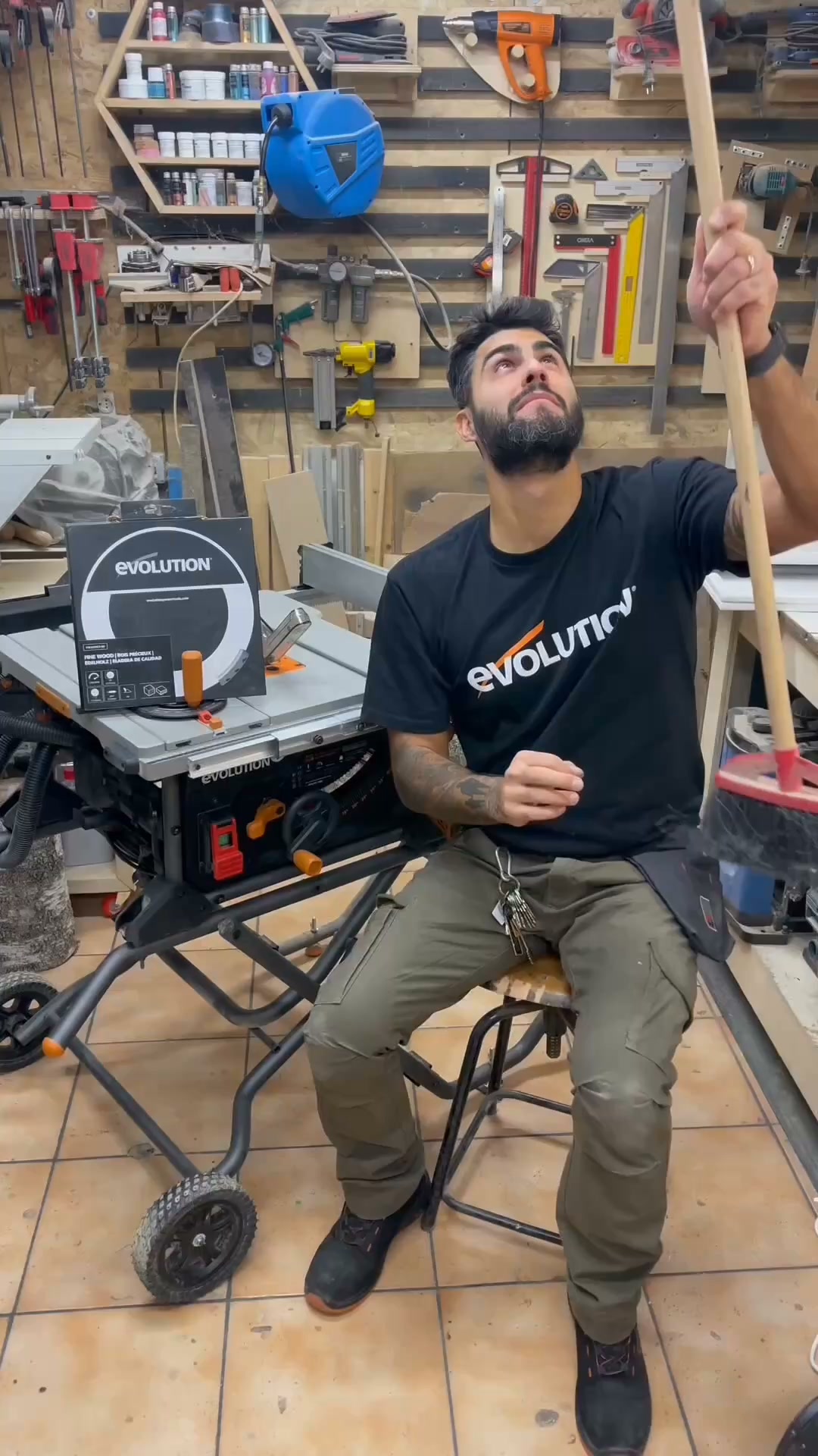 On vous a parlé de ce banc de scie ?