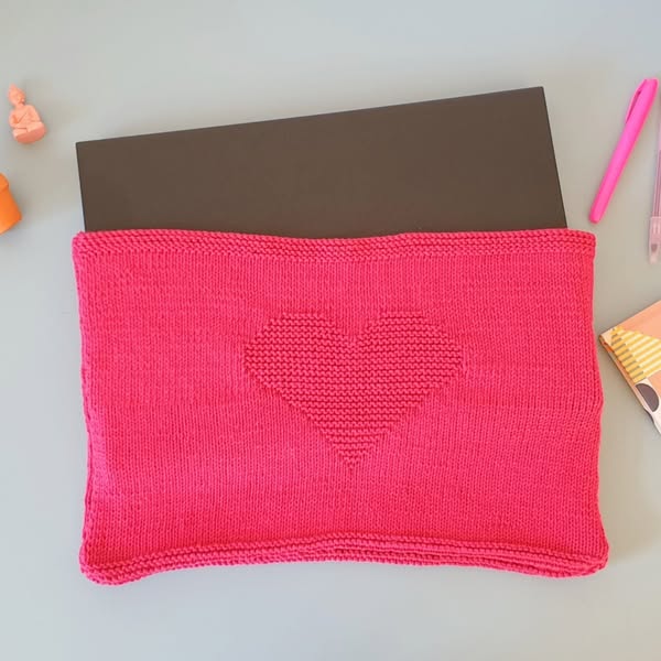 Free Lovely - Laptop sleeve Pattern - Download Now!
