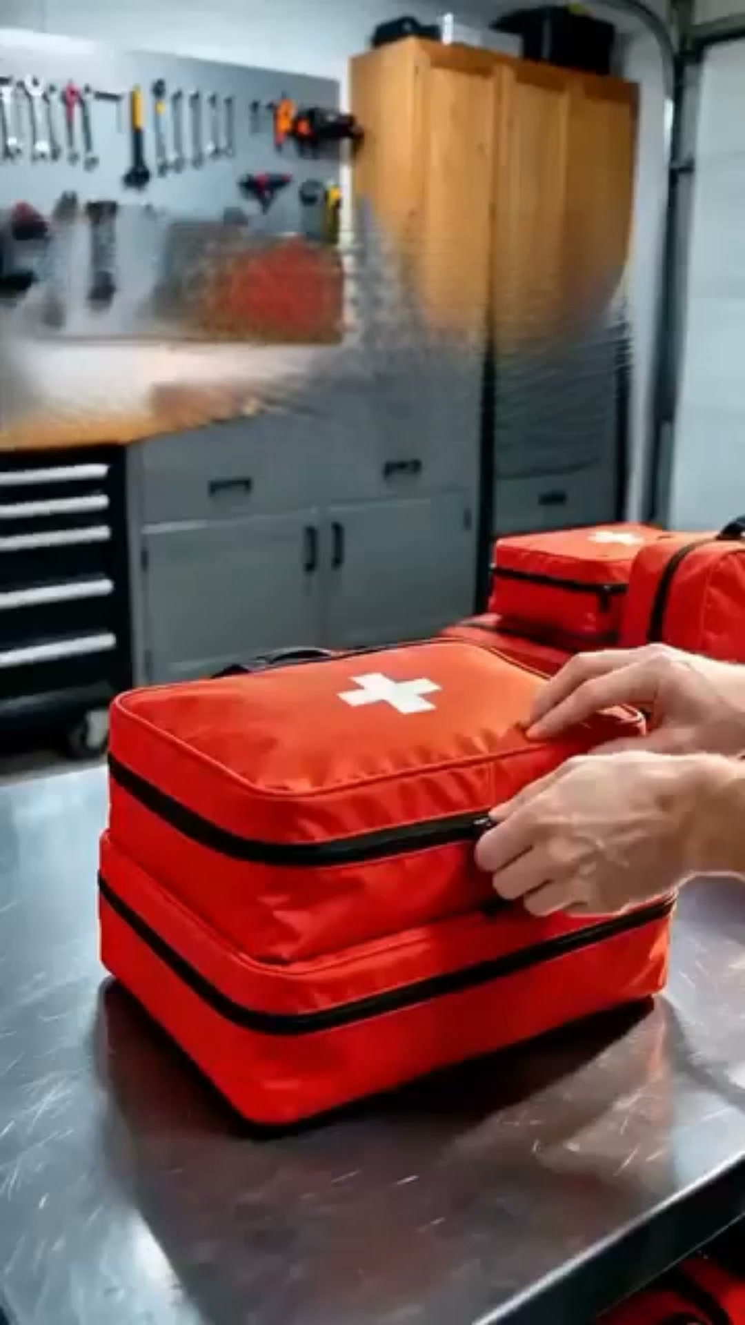 Essentiellt nödpaket för första hjälpen
