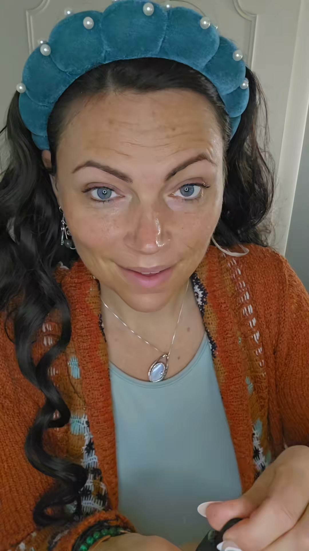 Join 100,000+ customers who transformed their skin with iBrushy!