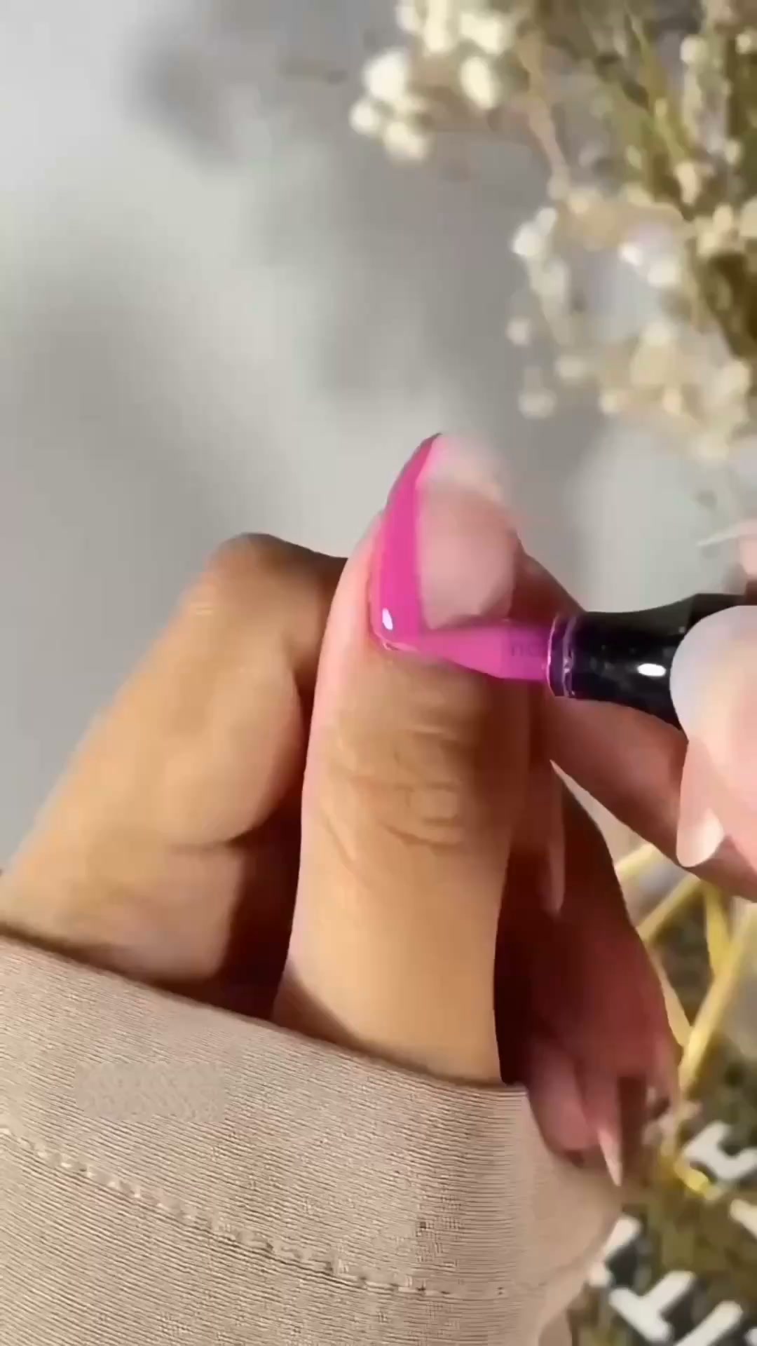 Steig um auf den Nagellack-Stift.